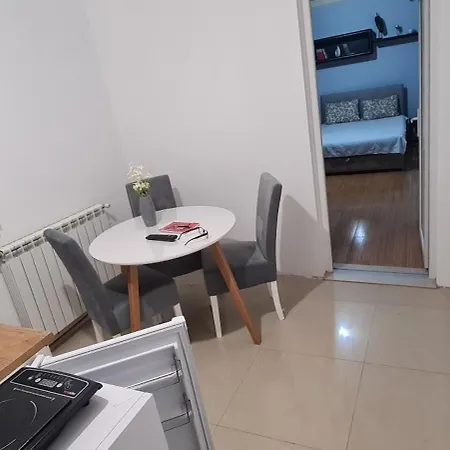 Pump Apartment *